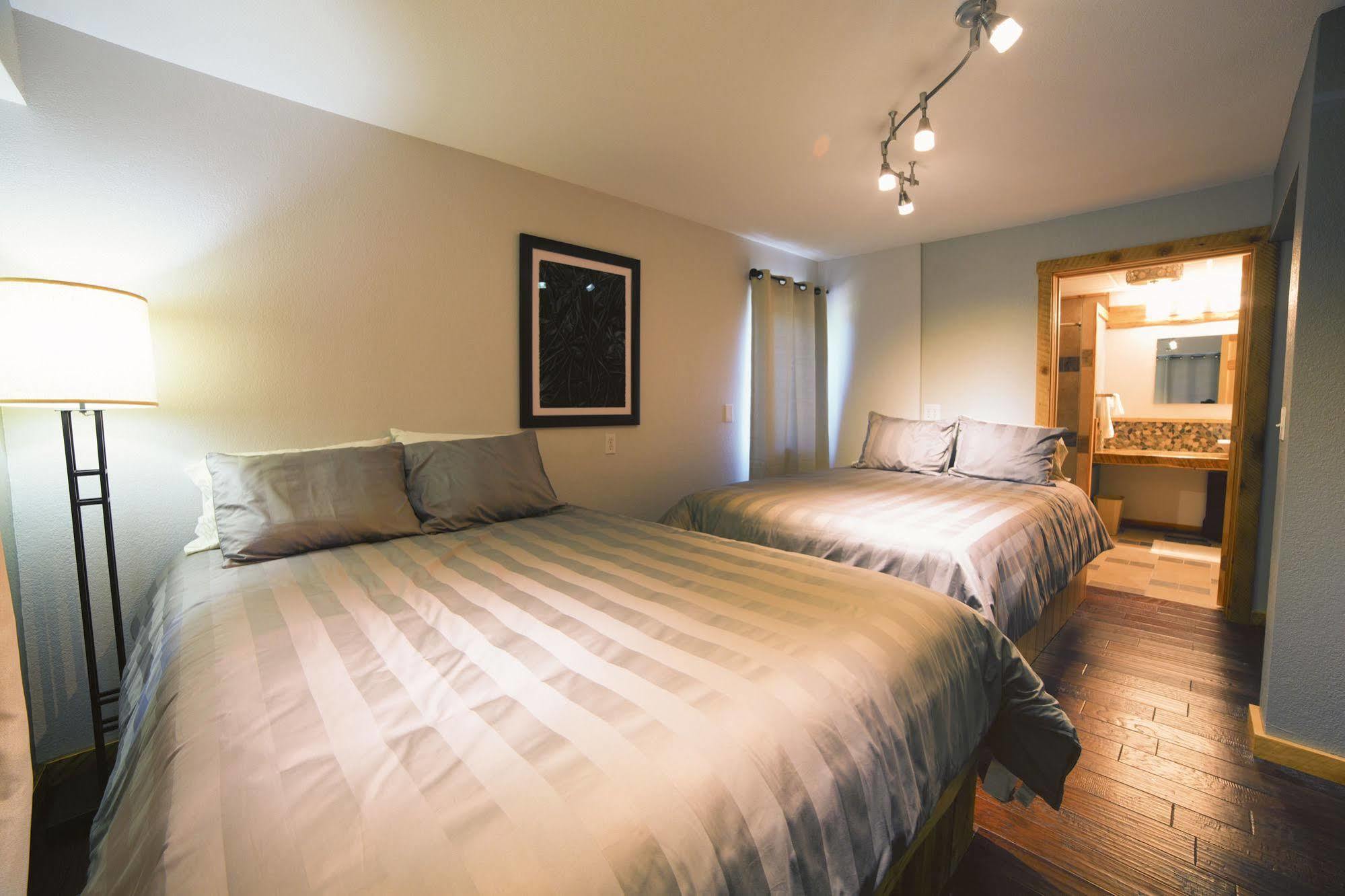 Ski Inn Girdwood Bagian luar foto