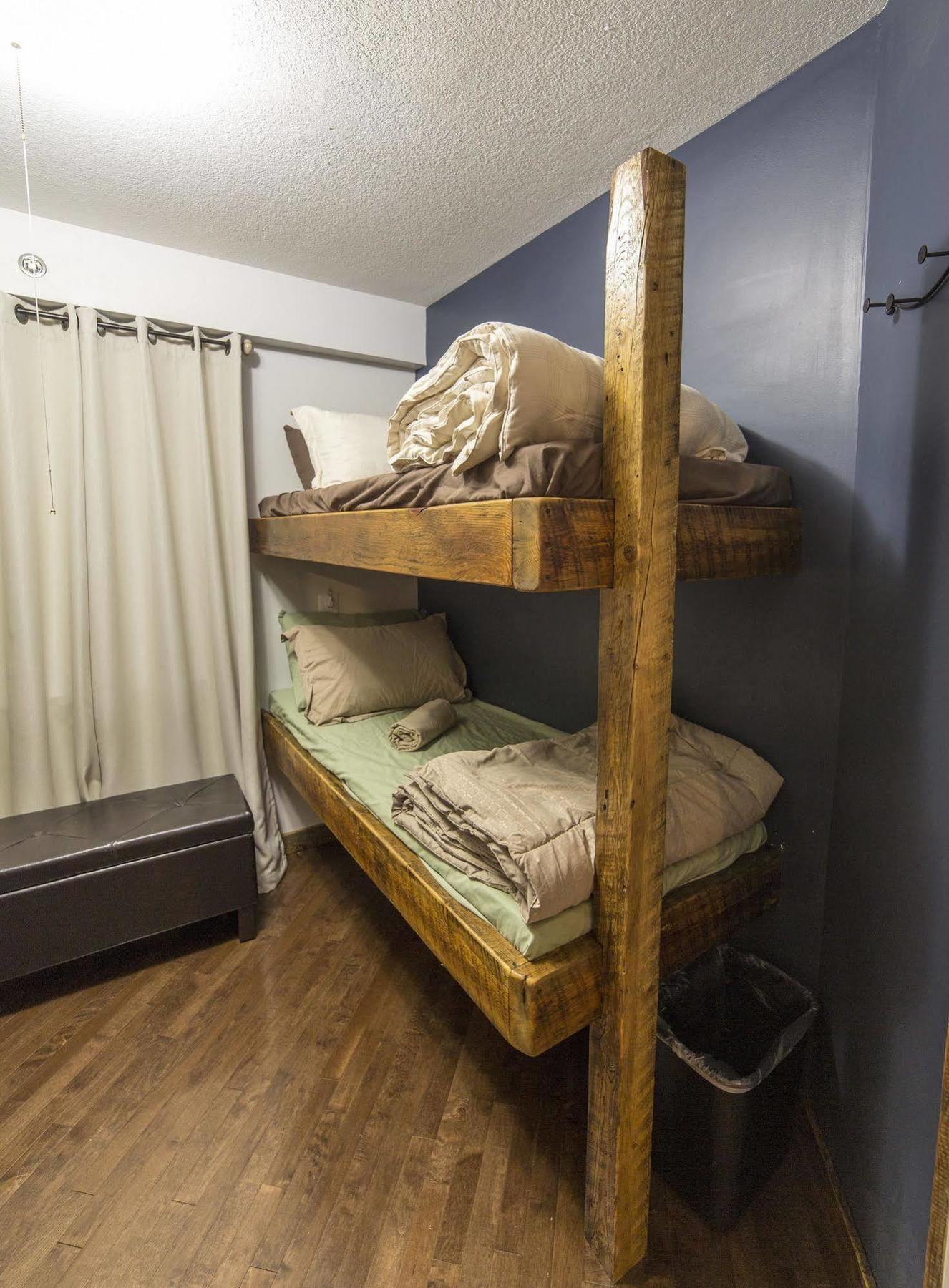 Ski Inn Girdwood Bagian luar foto