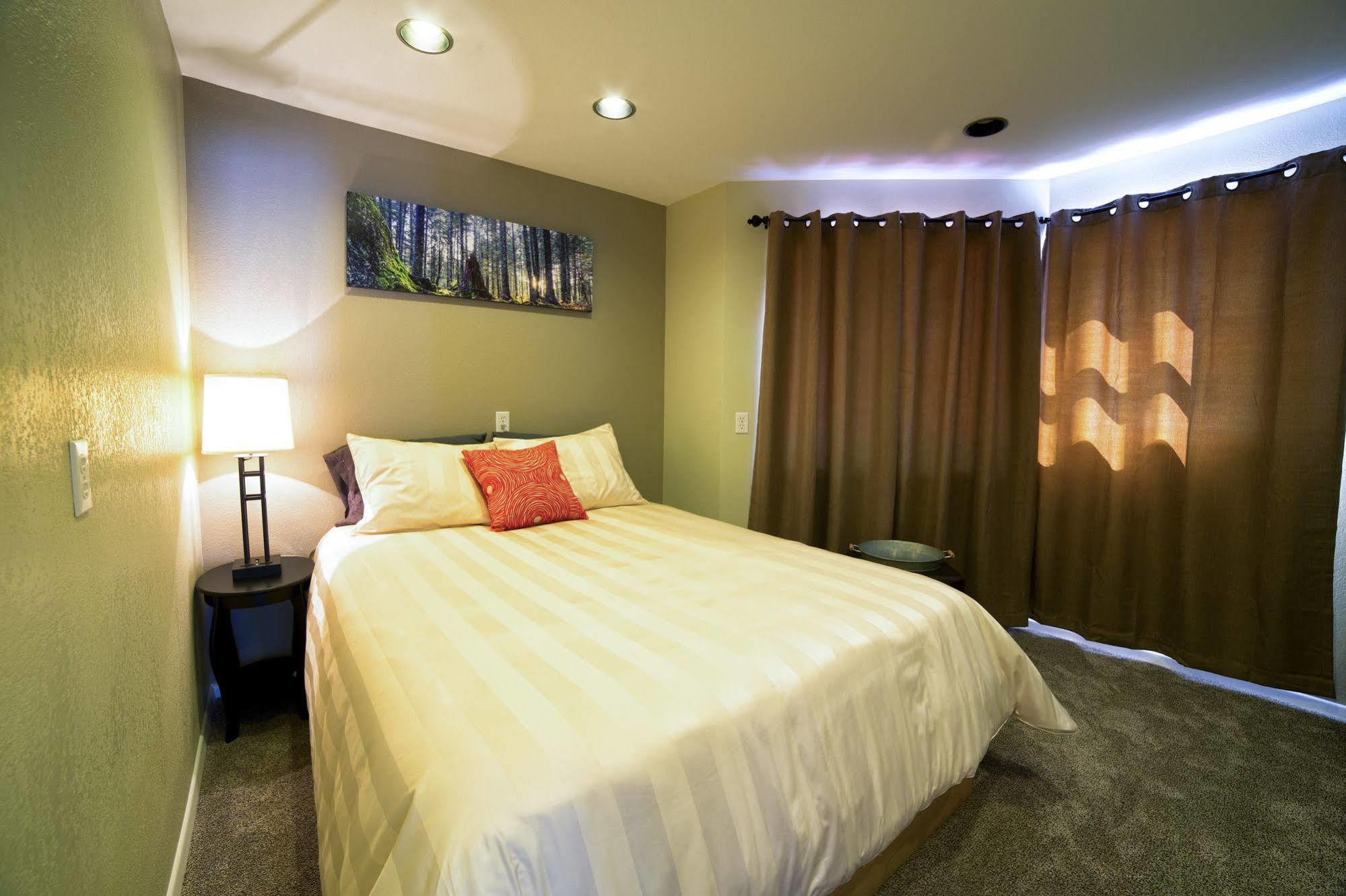 Ski Inn Girdwood Bagian luar foto