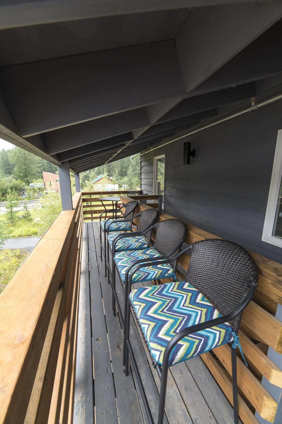 Ski Inn Girdwood Bagian luar foto