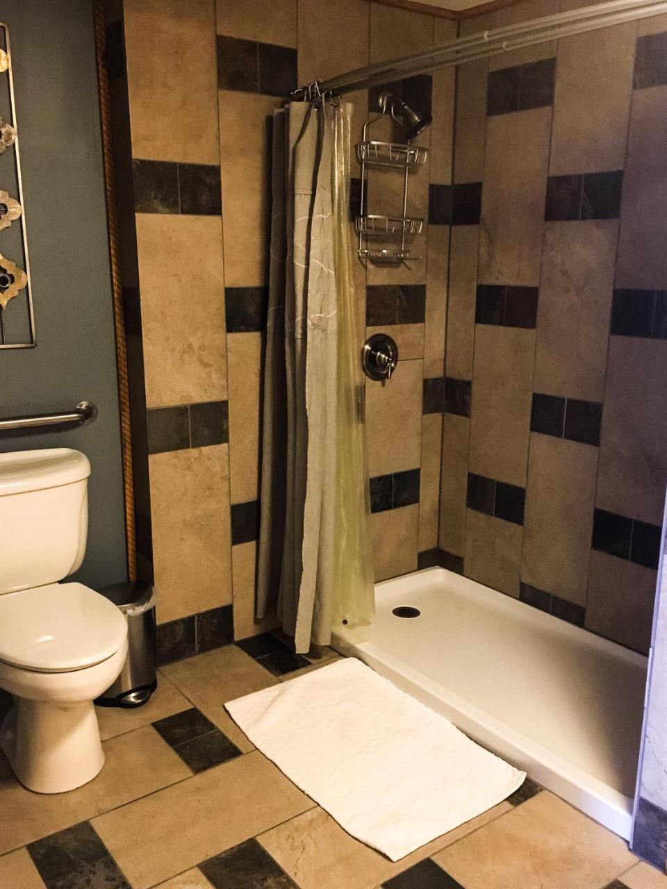 Ski Inn Girdwood Bagian luar foto