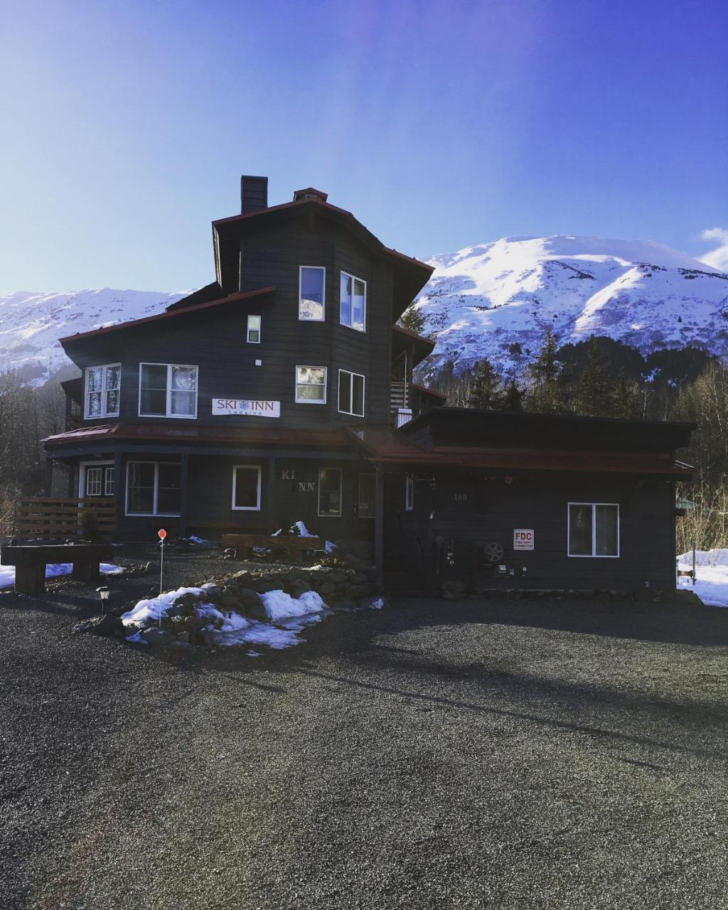 Ski Inn Girdwood Bagian luar foto